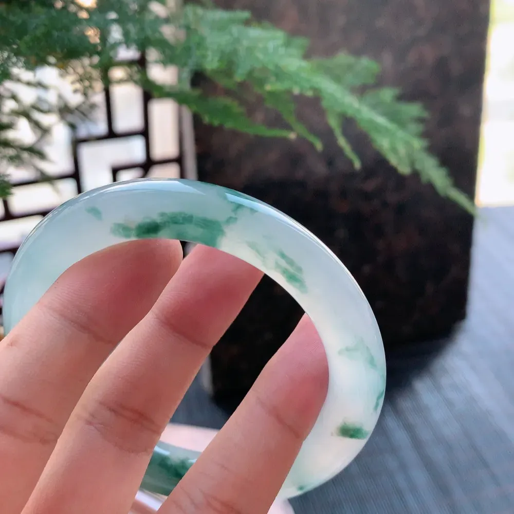 圆条高冰飘花 无瑕 尺寸:56.5/10.4 花美 种水好