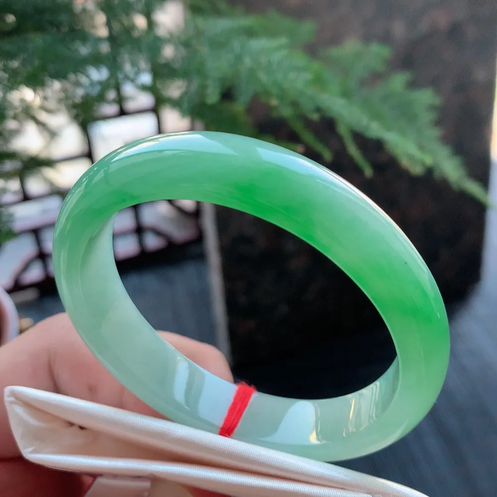 贵妃冰阳绿 无瑕 尺寸:53.1/45/12.1/7.1 种色兼备