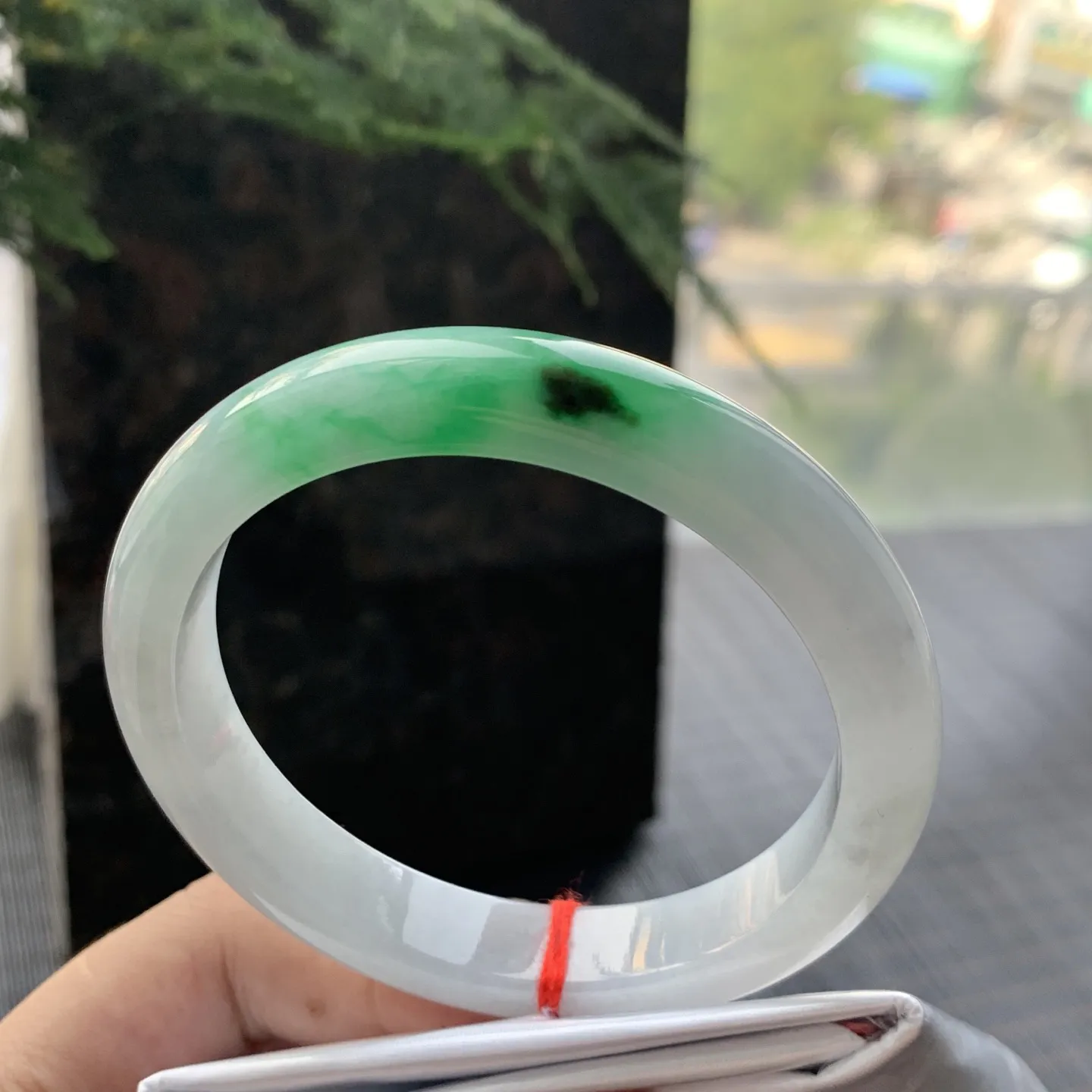 正圈冰糯阳绿 微细纹 尺寸:57.7/11.1/8.2 色好