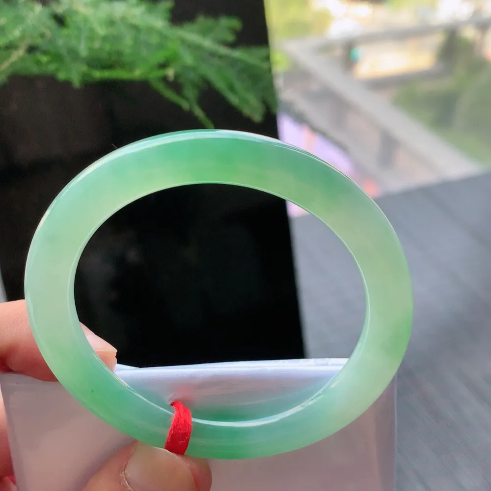 圆条高冰阳绿 无瑕 尺寸:54.1/8.2/8.6 种色俱佳🥰🥰