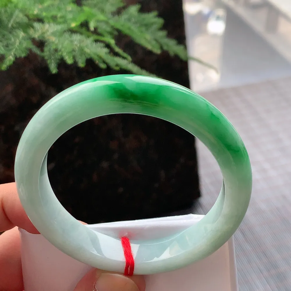 正圈冰糯阳绿 微纹 尺寸:57.1/12.1/8.7 色好