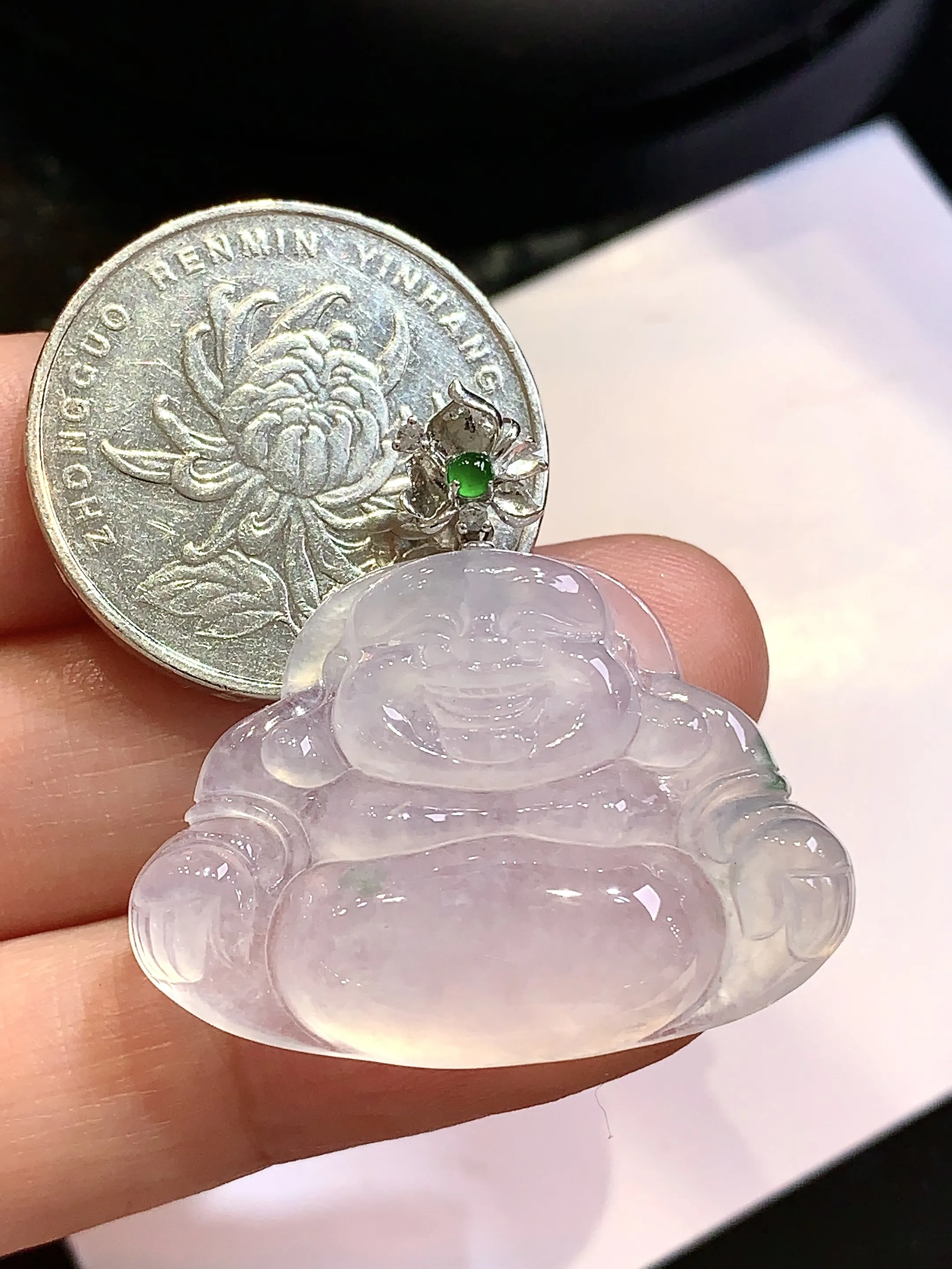 18k金钻镶嵌冰种佛公吊坠 玉质细腻 色泽清新艳丽 整体尺寸31.2*32.6*6