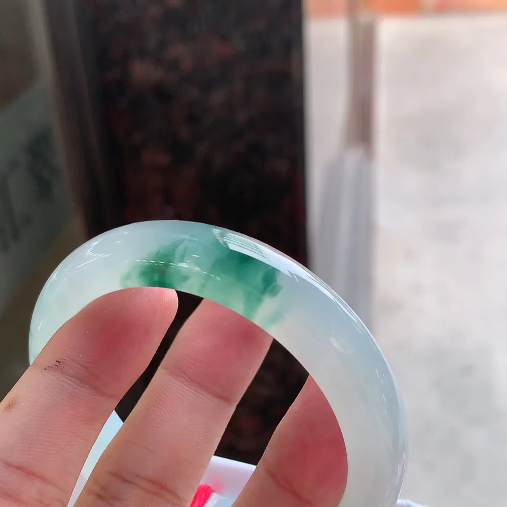 正圈冰飘花 无瑕 尺寸:55.7/12.3/8.5 花美