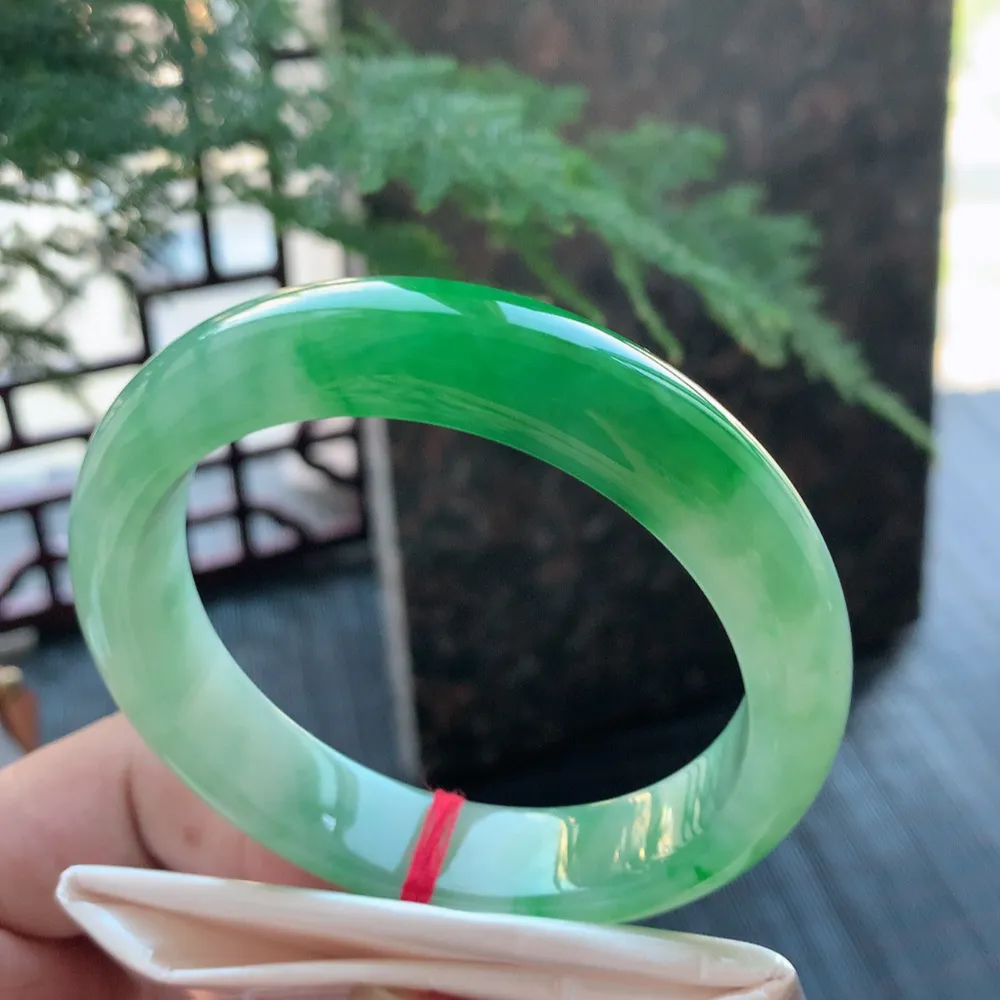 正圈一大节阳绿 无瑕 尺寸:57.1/12.8/8.3色好