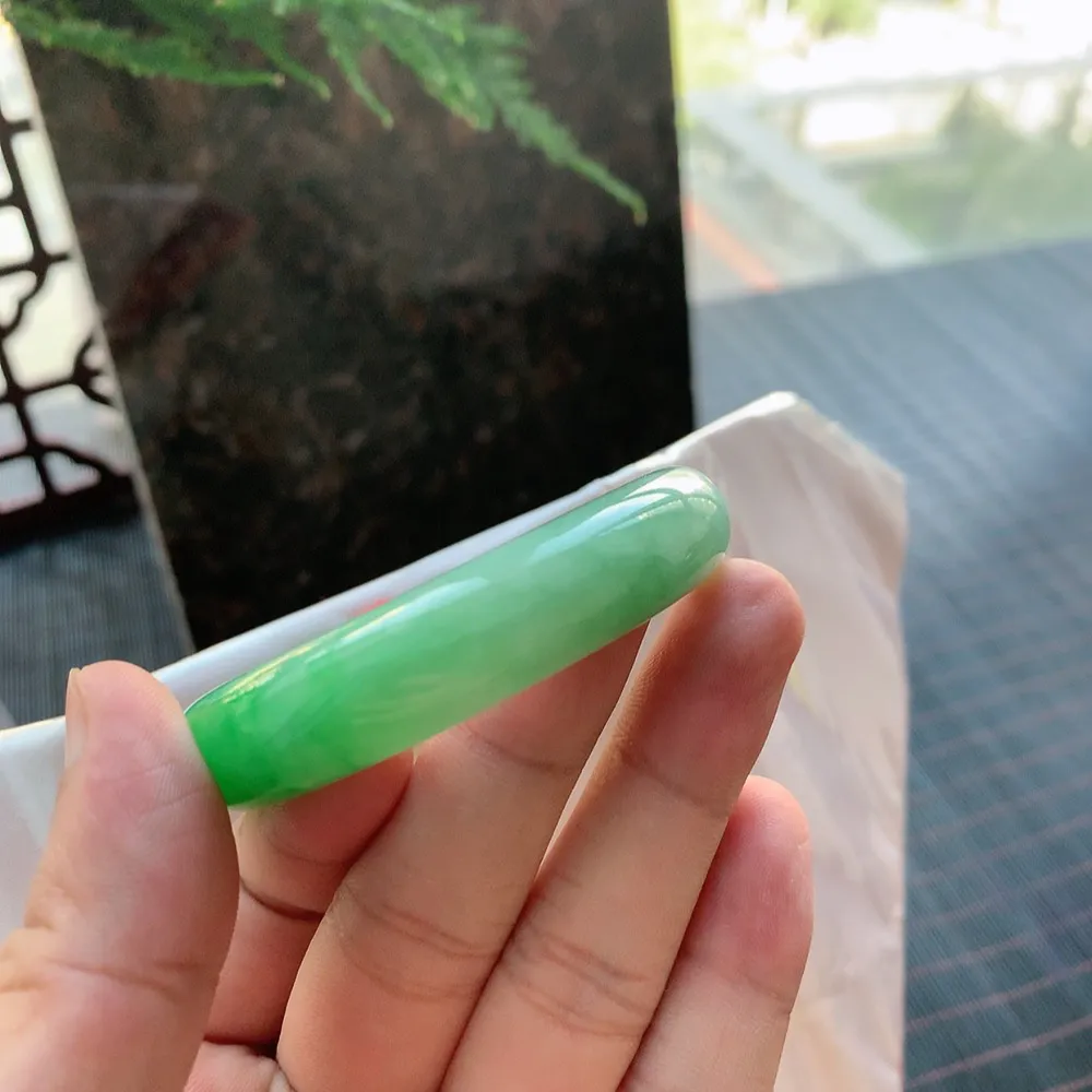 正圈冰糯阳绿 有纹 尺寸:51.6/12.8/8.1 色好