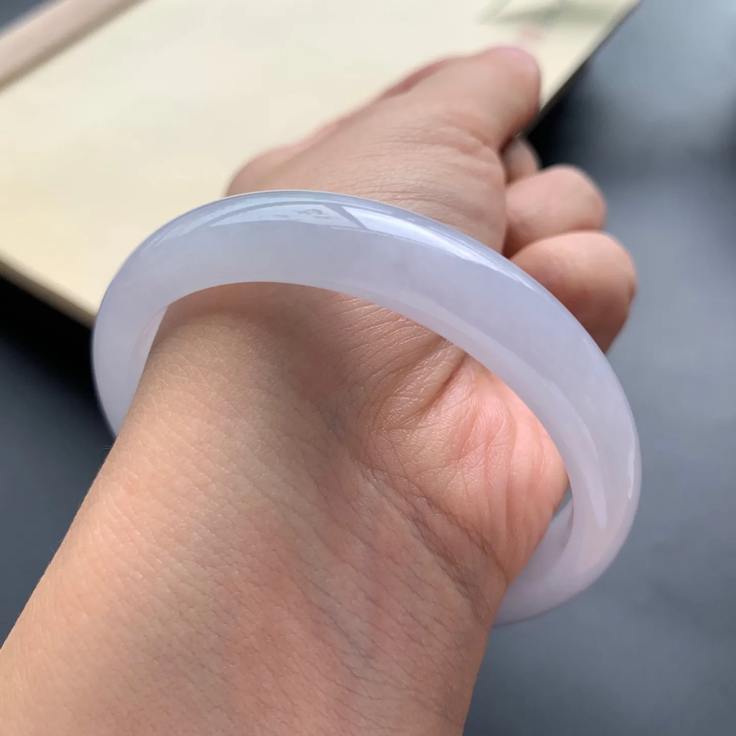 54.8圈口冰正圈手镯 尺寸：54.8-11.5-6.6，无纹裂，细腻起胶，白净光滑