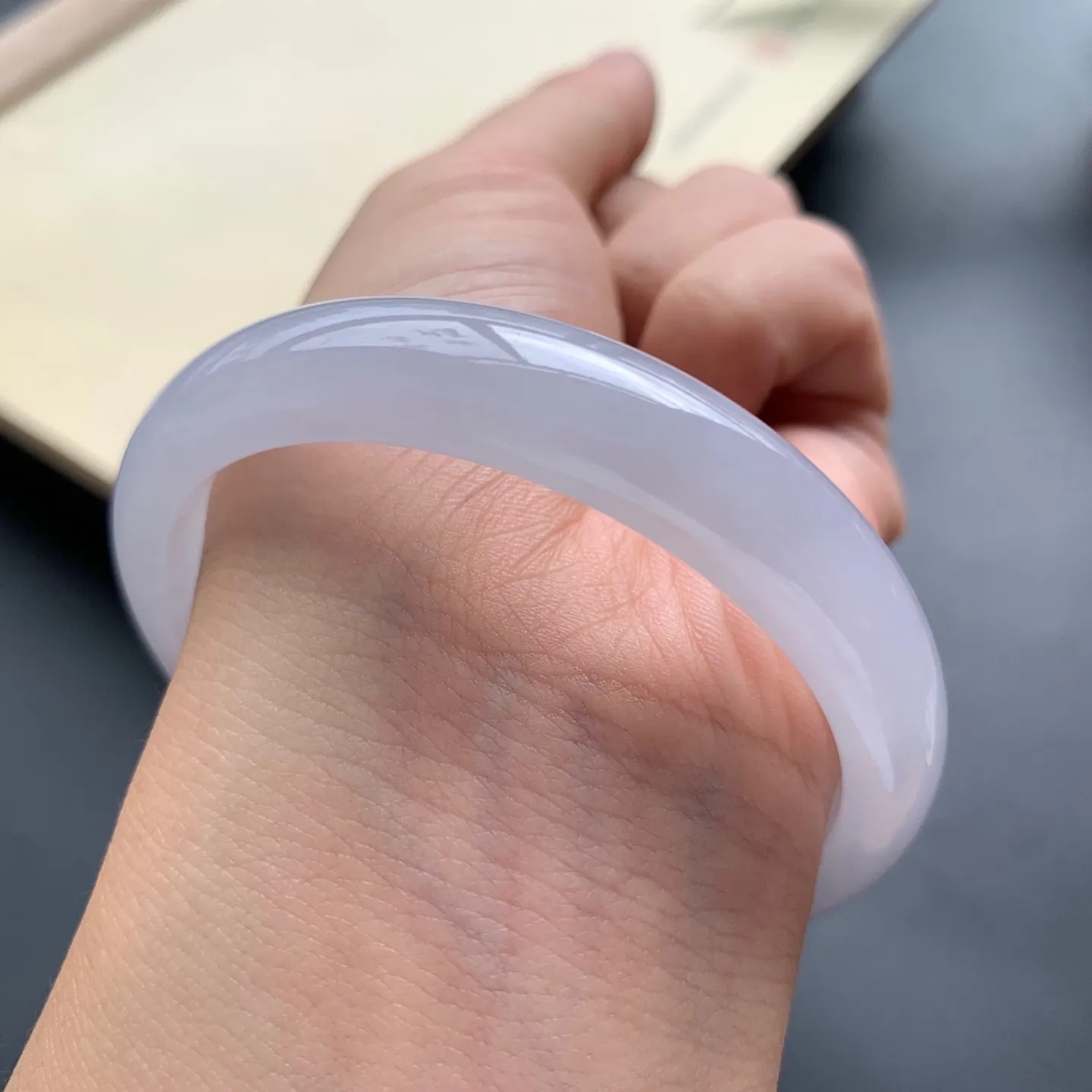 54.8圈口冰正圈手镯 尺寸：54.8-11.5-6.6，无纹裂，细腻起胶，白净光滑