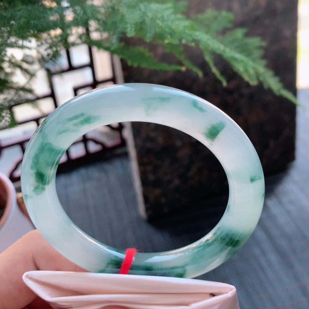 圆条高冰飘花 无瑕 尺寸:56.5/10.4 花美 种水好