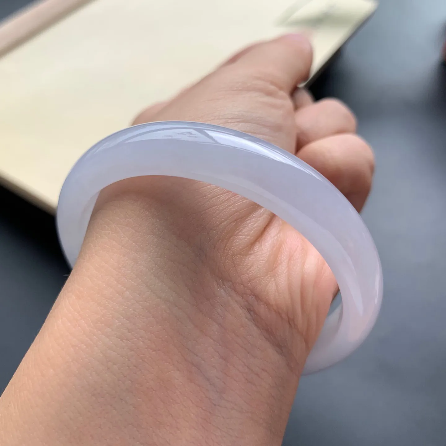 54.8圈口冰正圈手镯 尺寸：54.8-11.5-6.6，无纹裂，细腻起胶，白净光滑