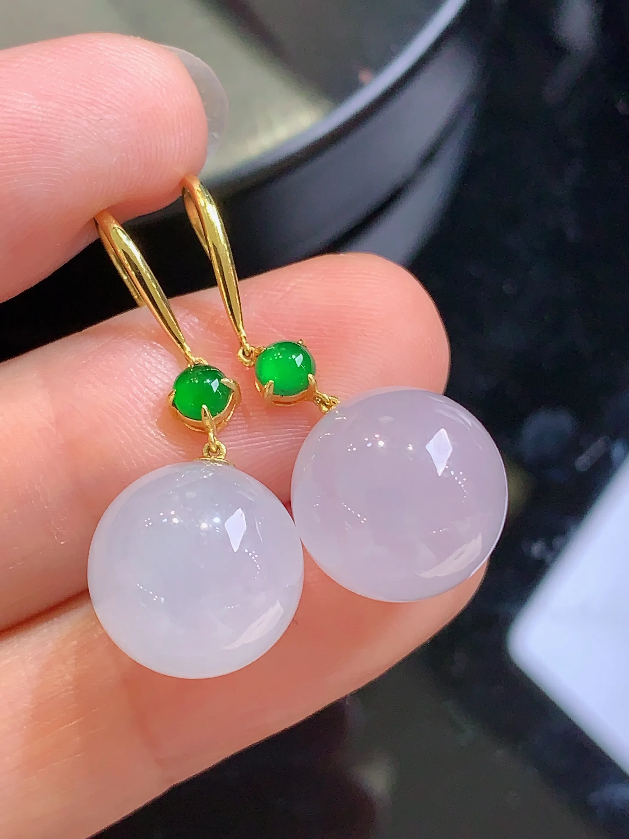 18k金镶嵌冰种圆珠耳坠 玉质细腻 色泽清新艳丽 整体尺寸29.6*12