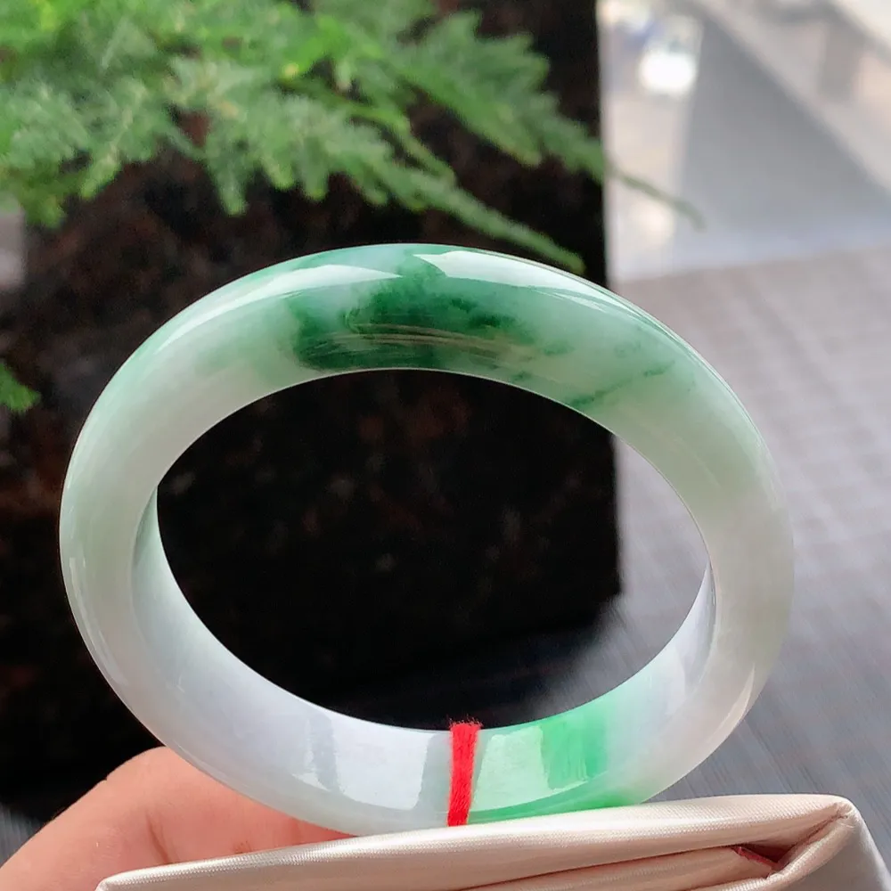 正圈冰糯阳绿 无瑕 尺寸:54.4/12.2/7.4 色好🥰🥰