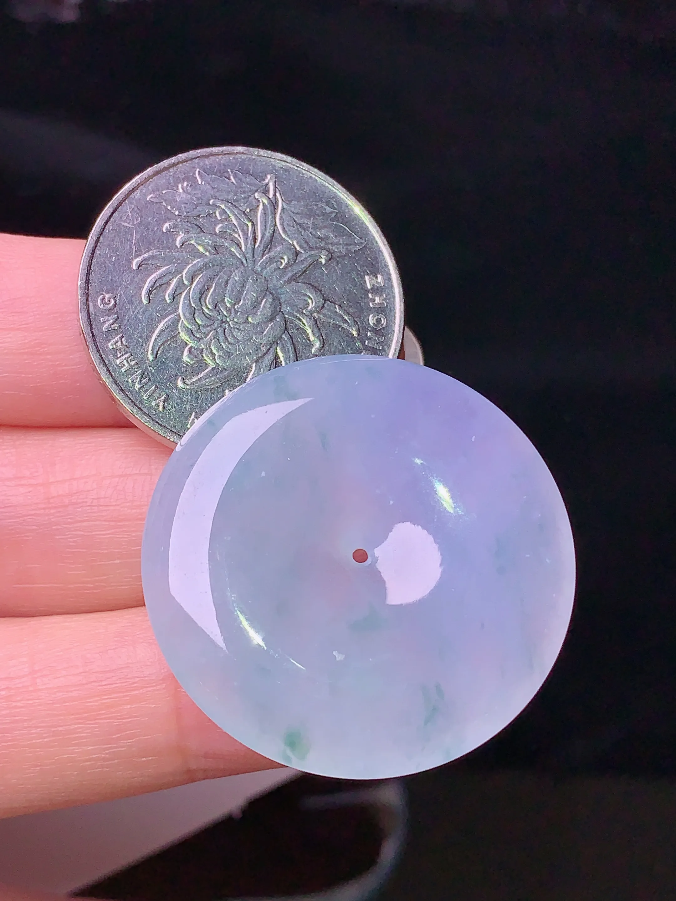 冰种平安扣吊坠 玉质细腻 色泽清新艳丽 整体尺寸30.5*5.5