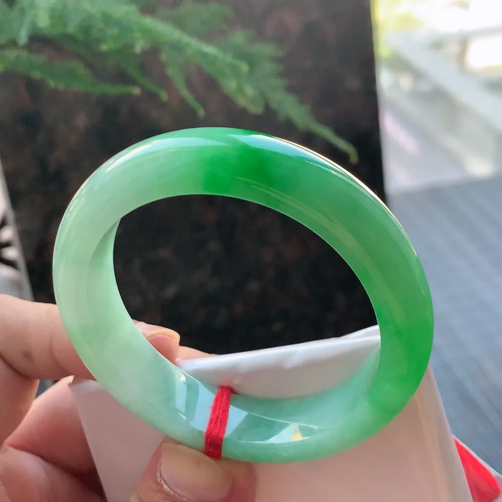 正圈冰糯阳绿 有纹 尺寸:51.6/12.8/8.1 色好