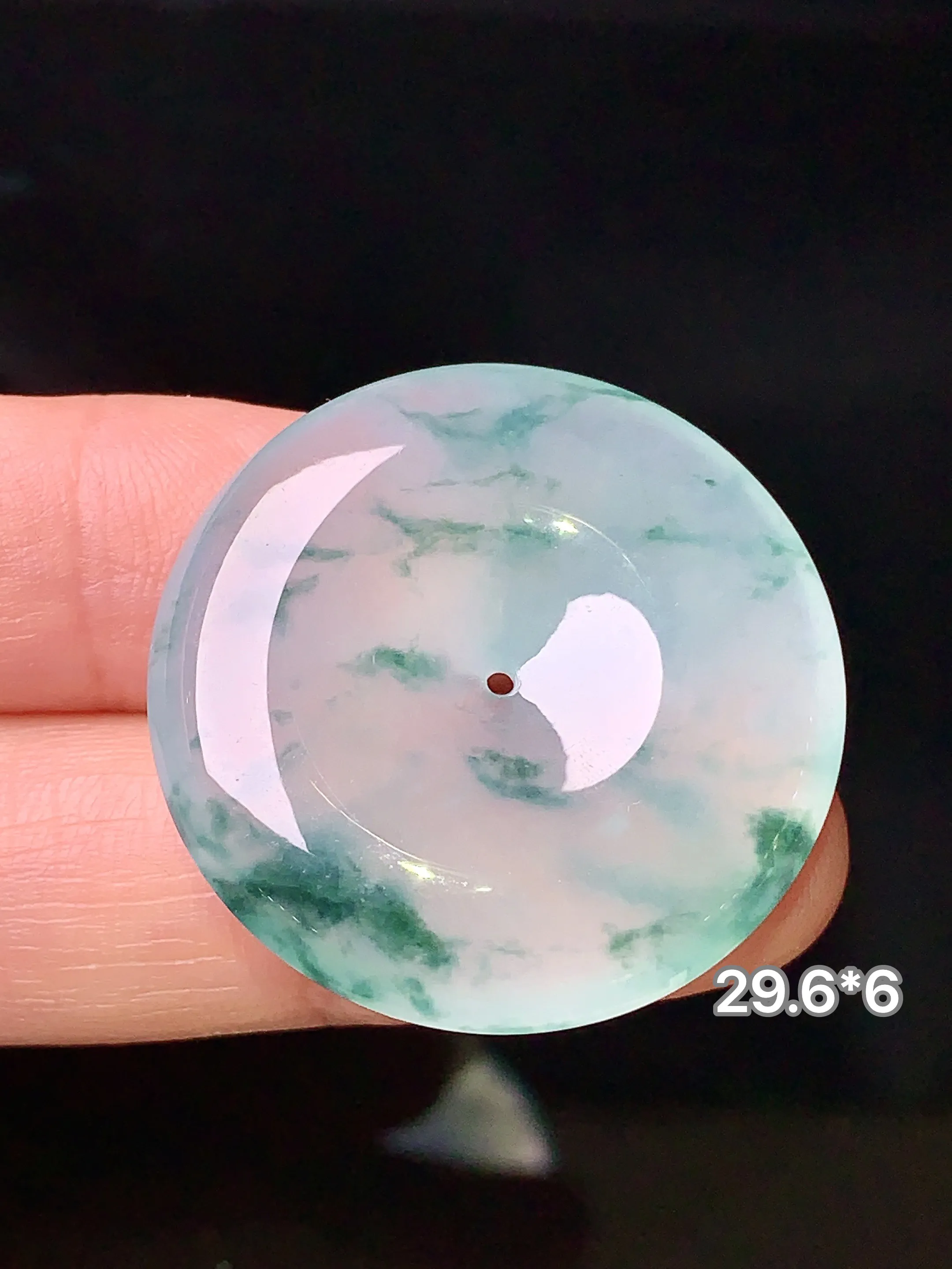 冰种平安扣吊坠 玉质细腻 色泽清新艳丽 整体尺寸29.6*6