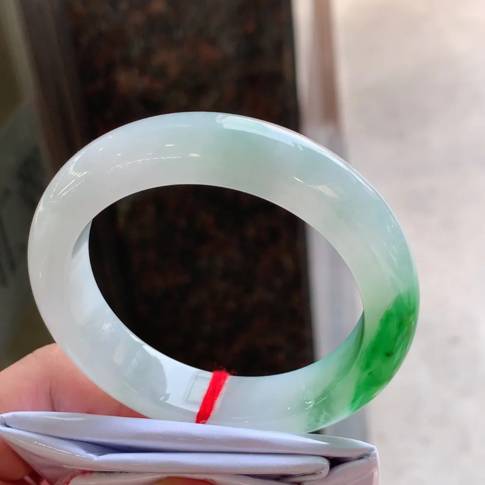 正圈冰阳绿 无瑕 尺寸:55.7/13.4/9.3 种色俱佳