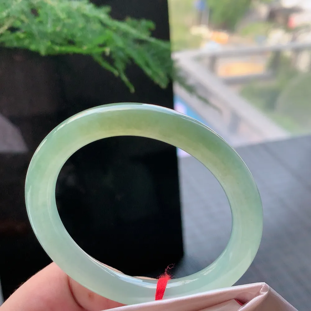 圆条高冰黄翡 无瑕 尺寸:53.1/8.5 种色俱佳