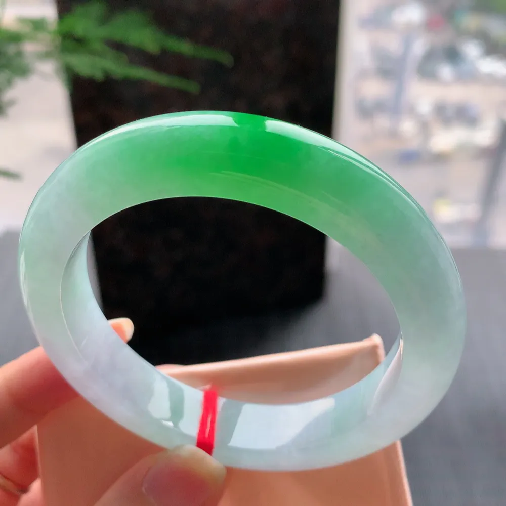 正圈冰阳绿 无瑕 尺寸:56.4/12.1/9.4 色好