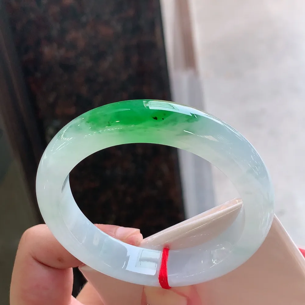 正圈冰阳绿 无瑕 尺寸:56.7/13.1/9 种色俱佳