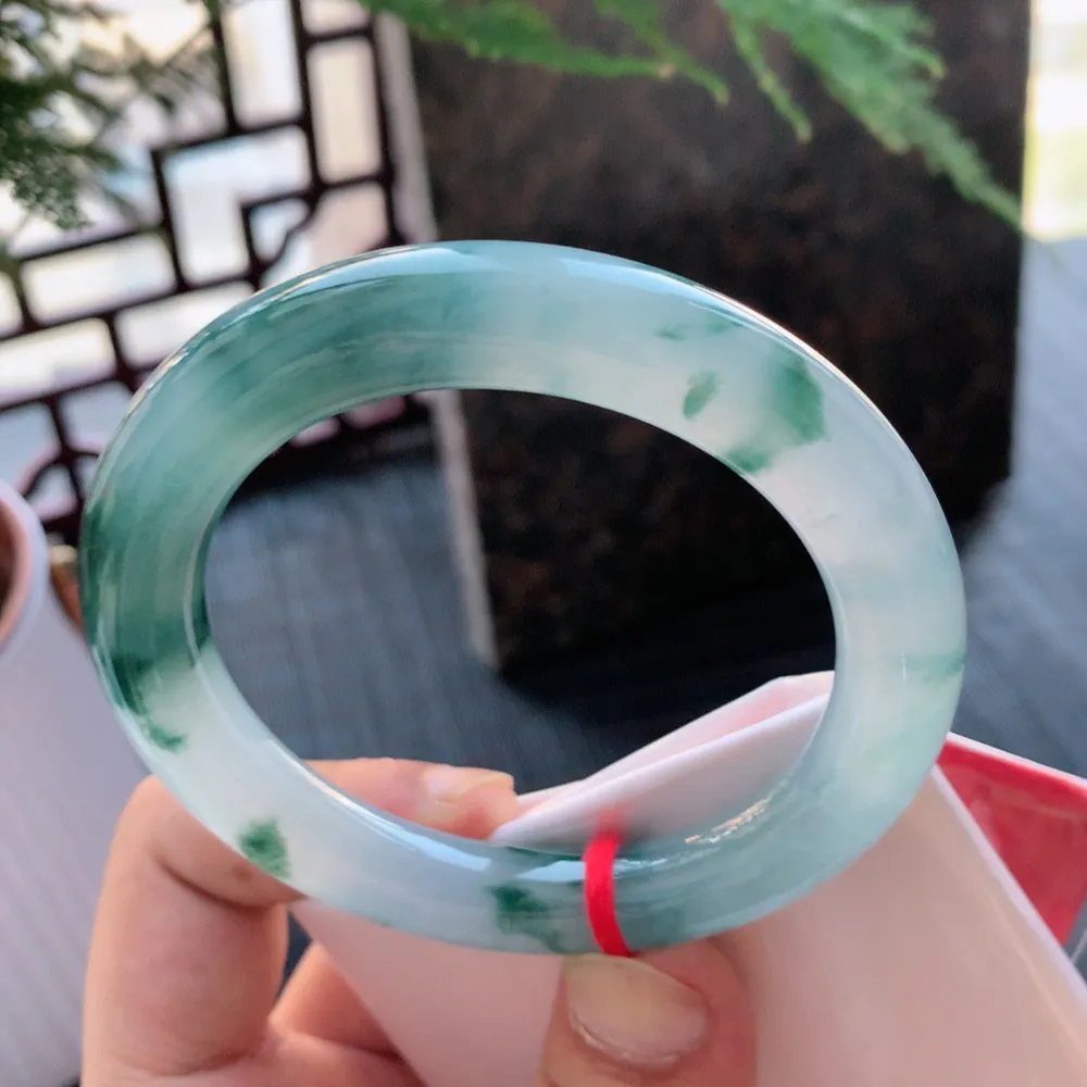 圆条高冰飘花 无瑕 尺寸:56.5/10.4 花美 种水好