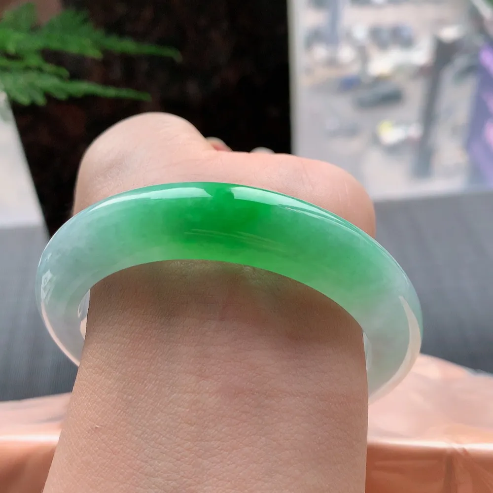 正圈冰阳绿 无瑕 尺寸:56.4/12.1/9.4 色好