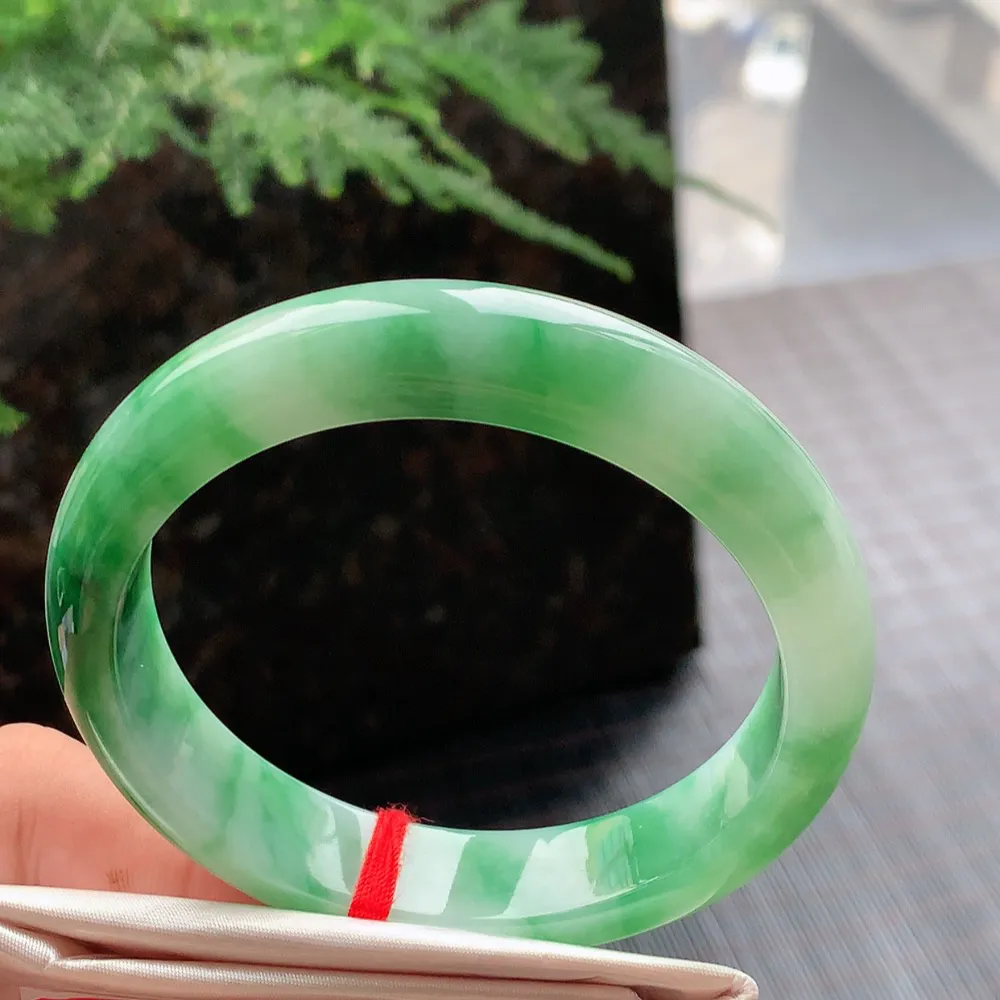 正圈冰糯辣绿 无瑕 尺寸:57.1/12.8/7.5 色辣