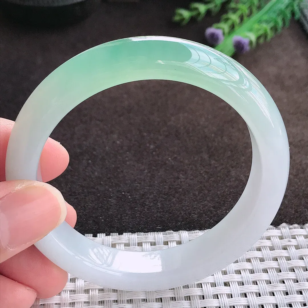 天然a货翡翠57/12.3/8.9老坑冰链果冻冰晴绿手镯宽边翡翠玉手镯