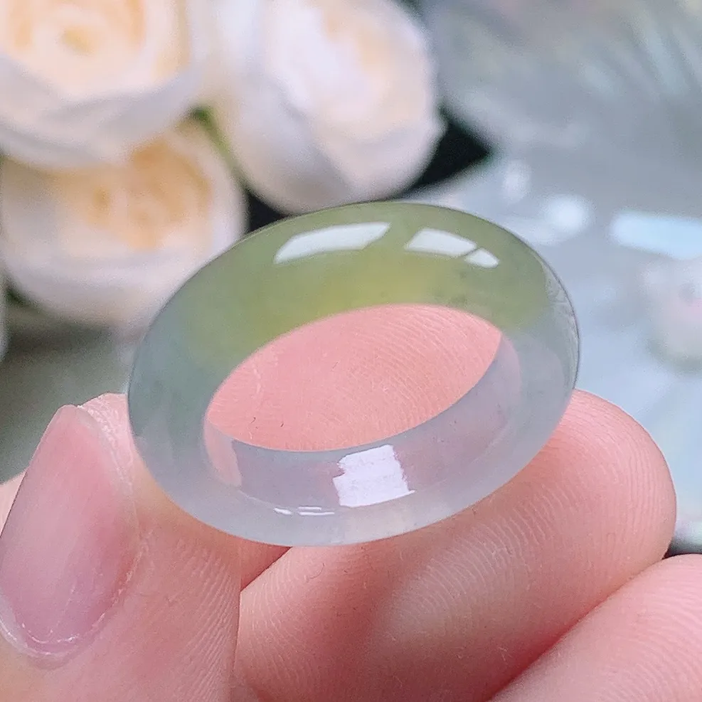 缅甸老坑冰种翡翠起胶冰黄飘乌鸡翡戒指玉指环  水润通透 尺寸：16.8-5.7-3.8mm 13号圈口6S