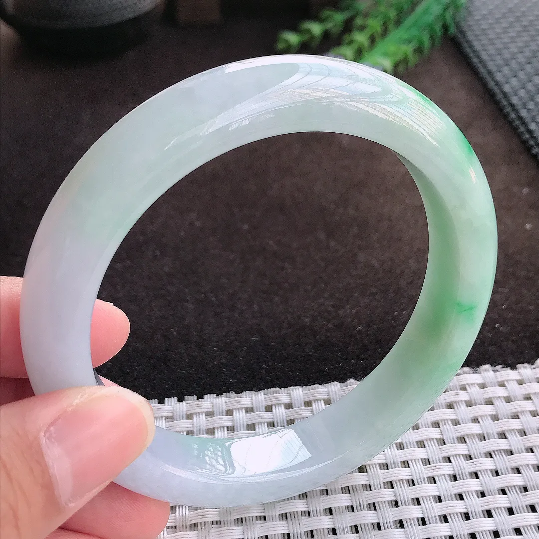 天然a货翡翠62.5/13/9.5老坑精美温润飘阳绿大圈口手镯宽边翡翠玉手镯