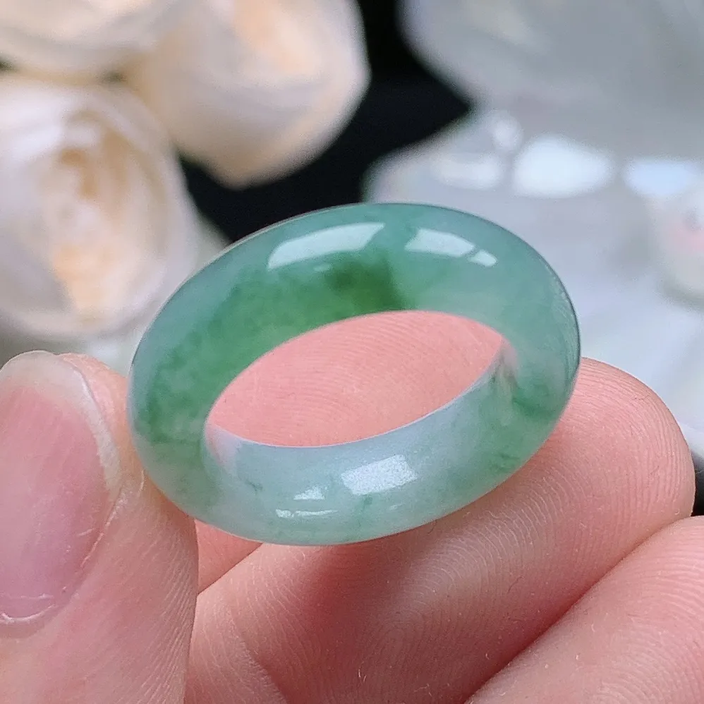 缅甸老坑种翡翠水润起胶飘绿花戒指玉指环  水润通透 尺寸：16.1-6.1-4.1mm 12号圈口6S