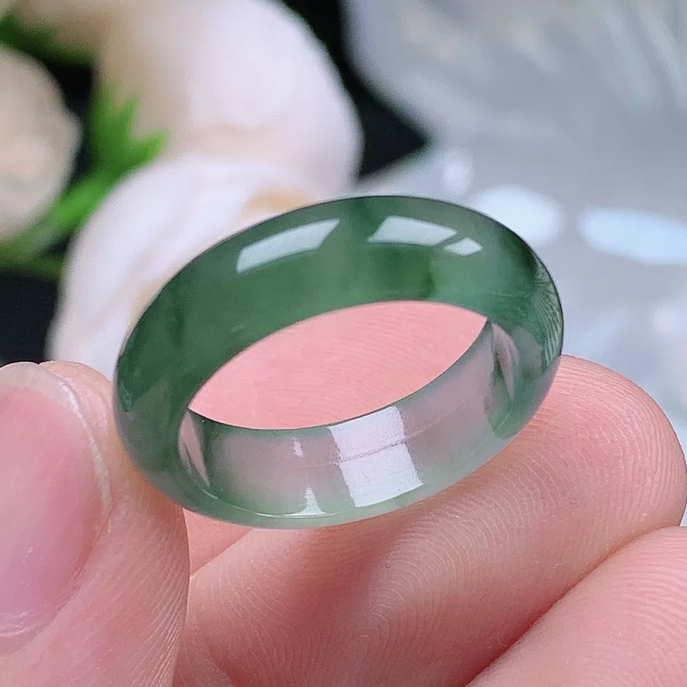缅甸老坑冰种翡翠水润起胶飘绿花戒指玉指环  水润通透 尺寸：17.1-5.8-2.9mm 14号圈口6S