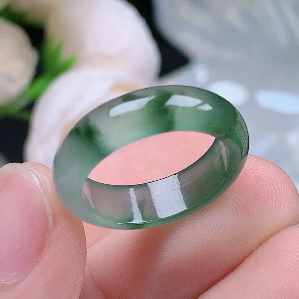 缅甸老坑冰种翡翠水润起胶飘绿花戒指玉指环  水润通透 尺寸：17.1-5.8-2.9mm 14号圈口6S