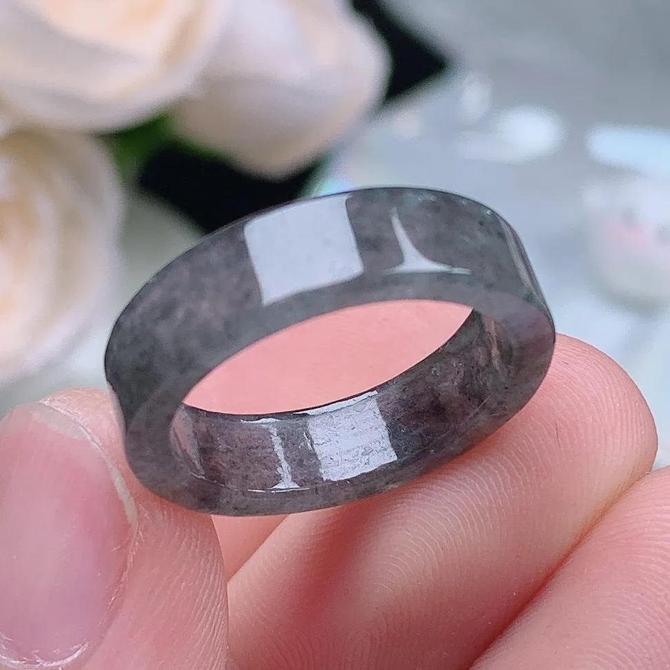 缅甸老坑冰种翡翠水润起胶乌鸡方戒戒指玉指环  水润通透 尺寸：17.1-5.4-2.5mm 14号圈口6S