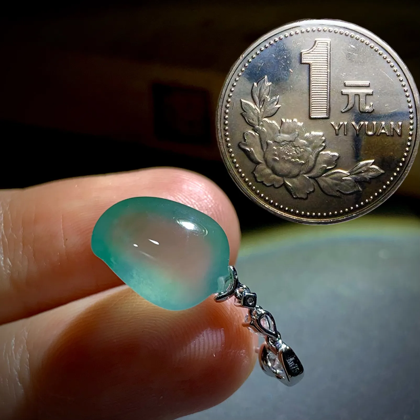 饱满福瓜，裸石14-10.5-7mm，
2.1g，18K金，南非钻，