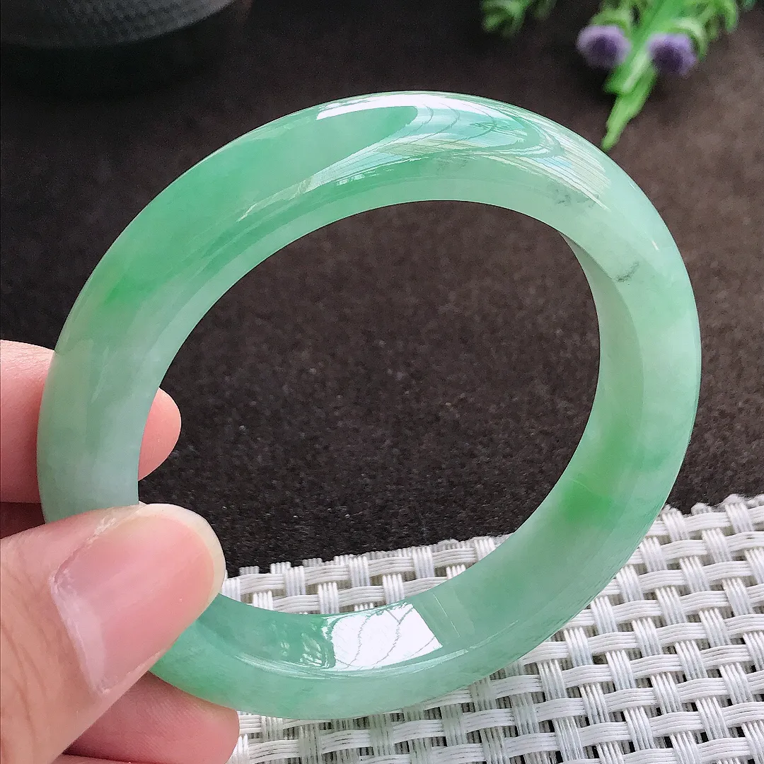 天然a货翡翠54.5/12.3/8.9老坑冰胶水灵满绿飘阳绿手镯宽边翡翠玉手镯