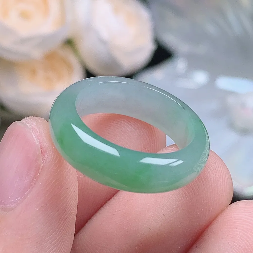 缅甸老坑种翡翠水润半山水飘绿戒指玉指环  水润通透 尺寸：17.8-6.5-3.7mm 16号圈口6