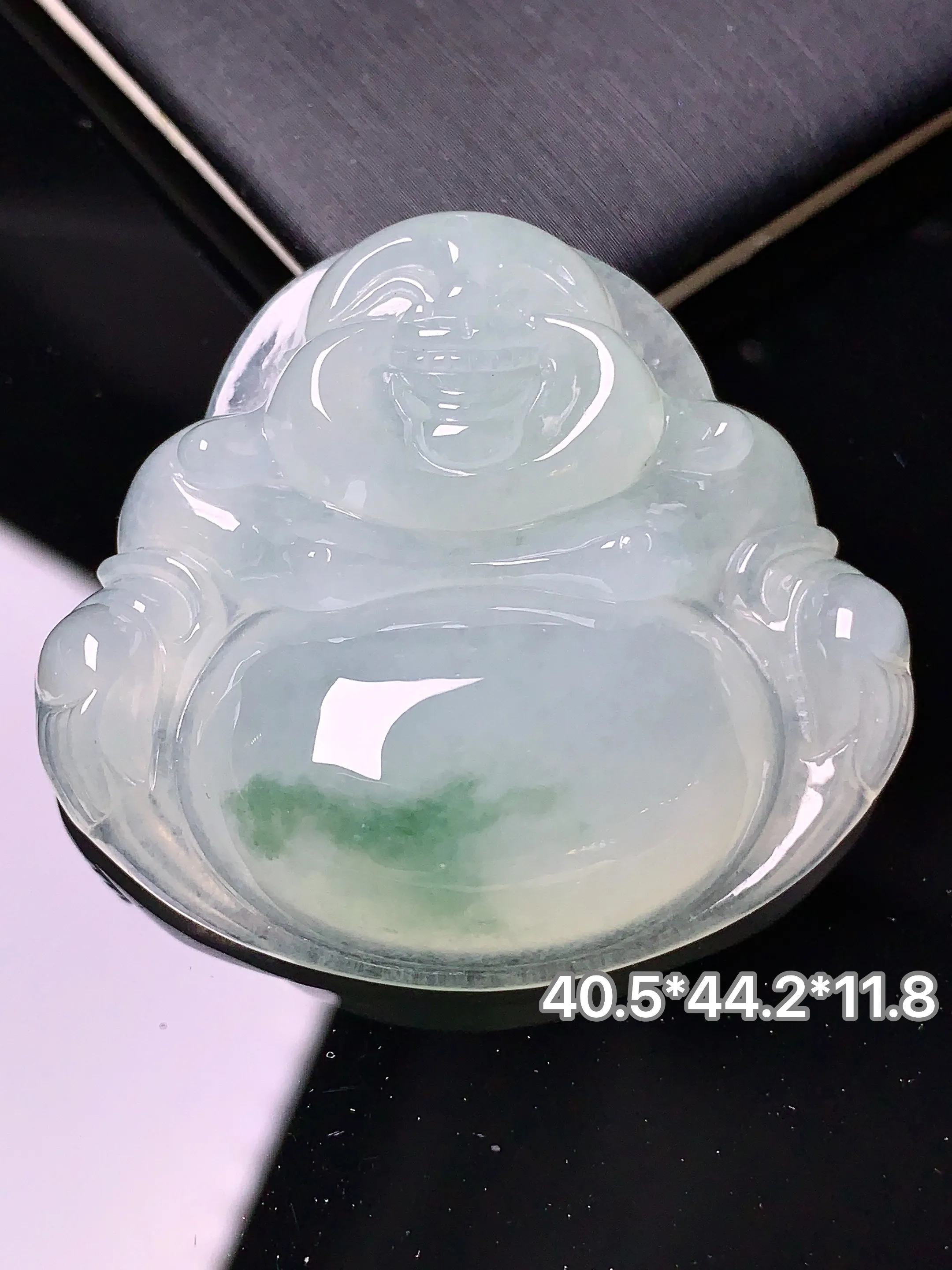 飘绿佛公吊坠 玉质细腻 色泽清新艳丽 整体尺寸40.5*44.2*11.8