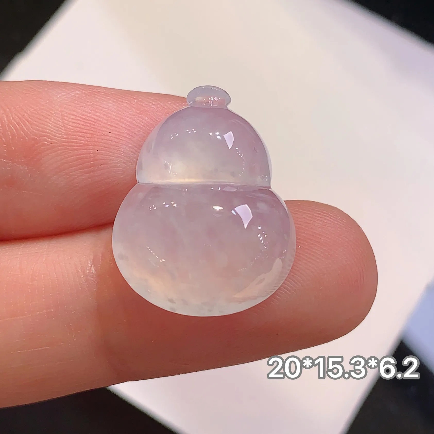 镶嵌款 冰种葫芦吊坠 玉质细腻 色泽清新艳丽 整体尺寸20*15.3*6.2