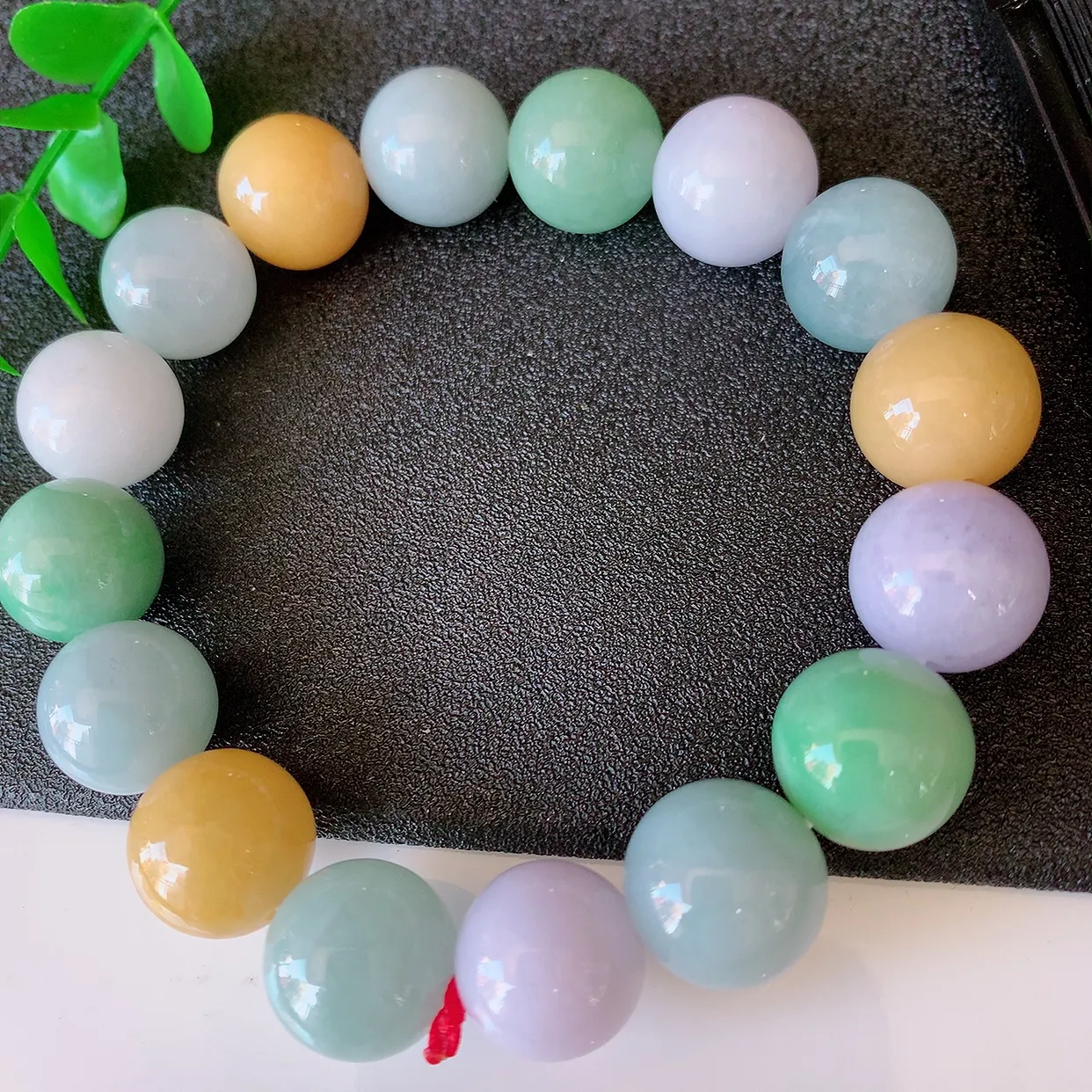 自然光实拍，冰润多宝翡翠手链，多彩翡翠手串，颜色丰富，料子细腻，高档大气，自戴送礼佳品！#46.15取一尺寸13.2mm