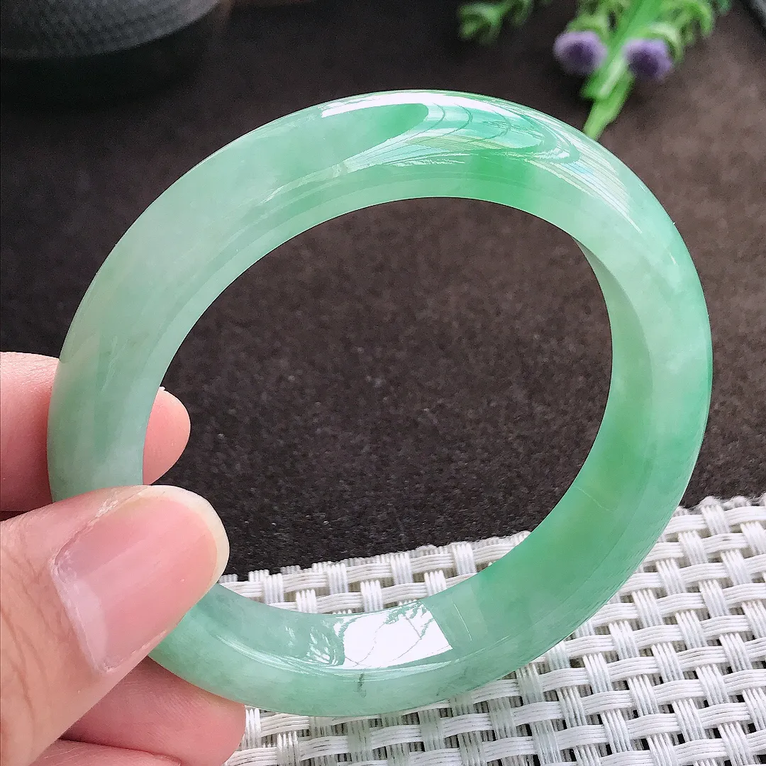 天然a货翡翠54.5/12.3/8.9老坑冰胶水灵满绿飘阳绿手镯宽边翡翠玉手镯