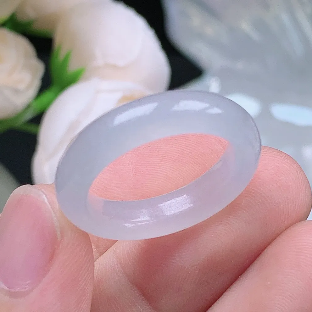 缅甸老坑冰种翡翠水润起胶白月光戒指玉指环  水润通透 尺寸：18.7-5.6-3.9mm 19号圈口6S