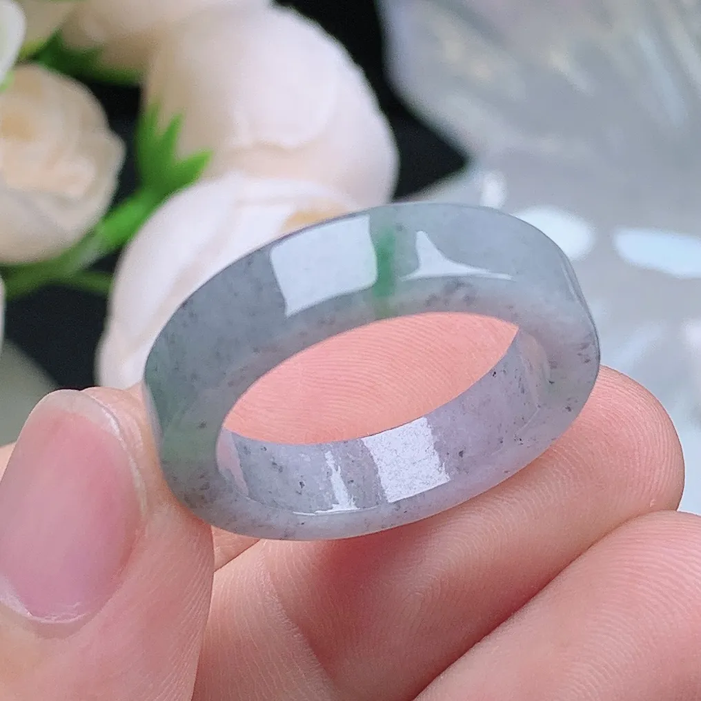 缅甸老坑种翡翠水润飘绿乌鸡方戒指玉指环  水润通透 尺寸：20.1-5.6-3.5mm 23号圈口6S