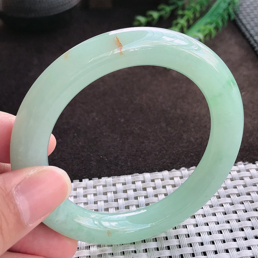 天然a货翡翠57/10.7/11老坑冰润水灵满绿冰晴绿圆条手镯翡翠玉手镯