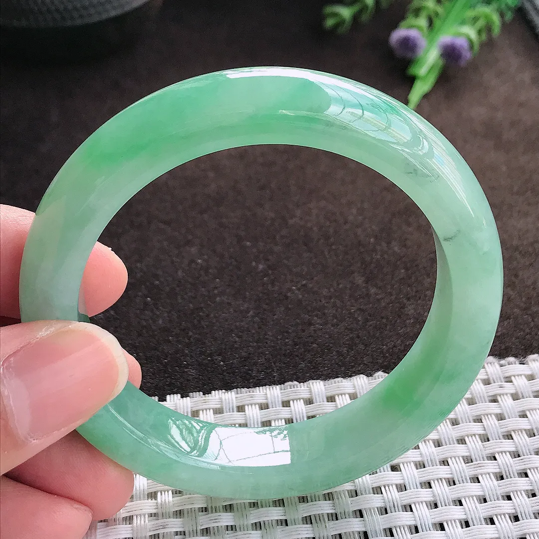 天然a货翡翠54.5/12.3/8.9老坑冰胶水灵满绿飘阳绿手镯宽边翡翠玉手镯