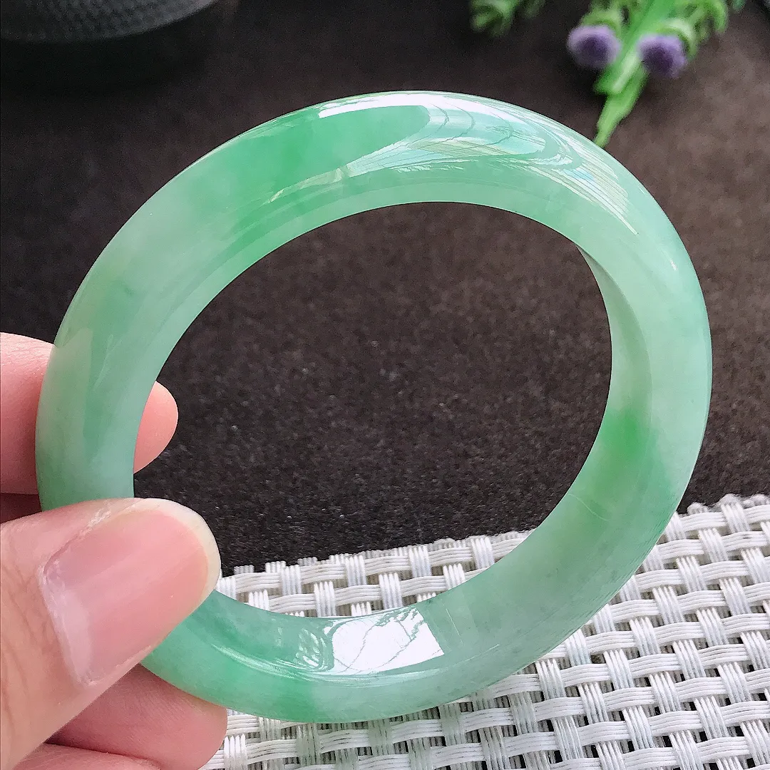 天然a货翡翠54.5/12.3/8.9老坑冰胶水灵满绿飘阳绿手镯宽边翡翠玉手镯