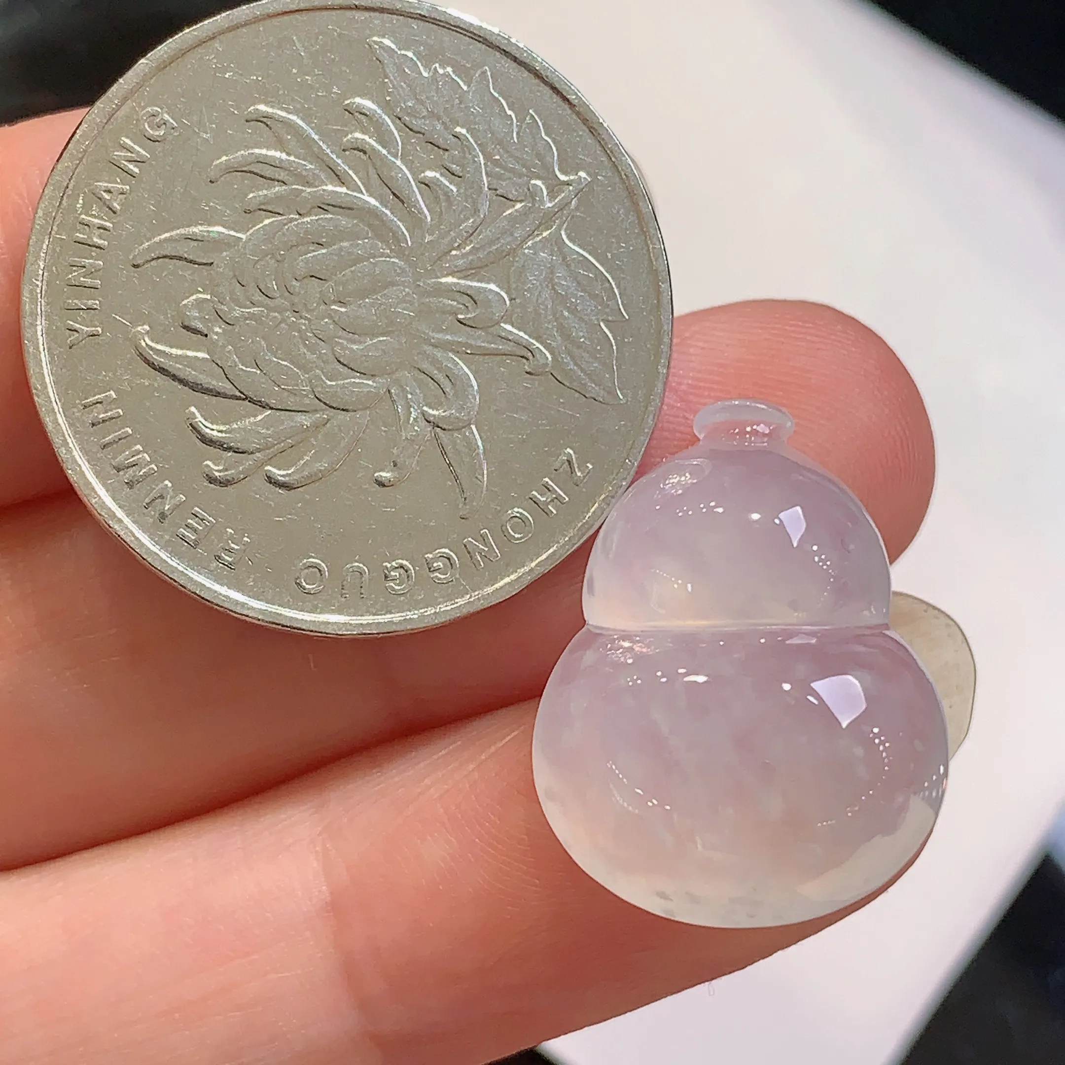 镶嵌款 冰种葫芦吊坠 玉质细腻 色泽清新艳丽 整体尺寸20*15.3*6.2