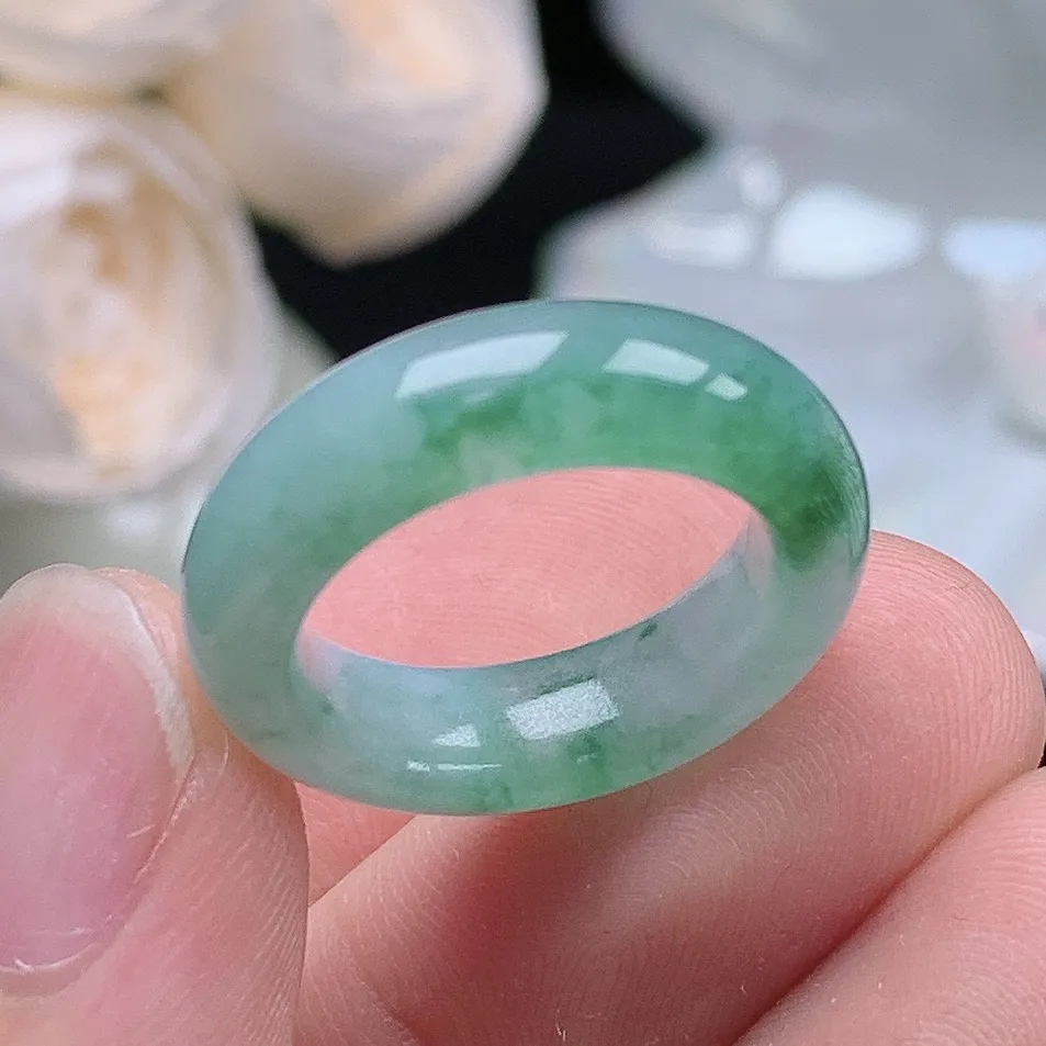 缅甸老坑种翡翠水润起胶飘绿花戒指玉指环  水润通透 尺寸：16.1-6.1-4.1mm 12号圈口6S
