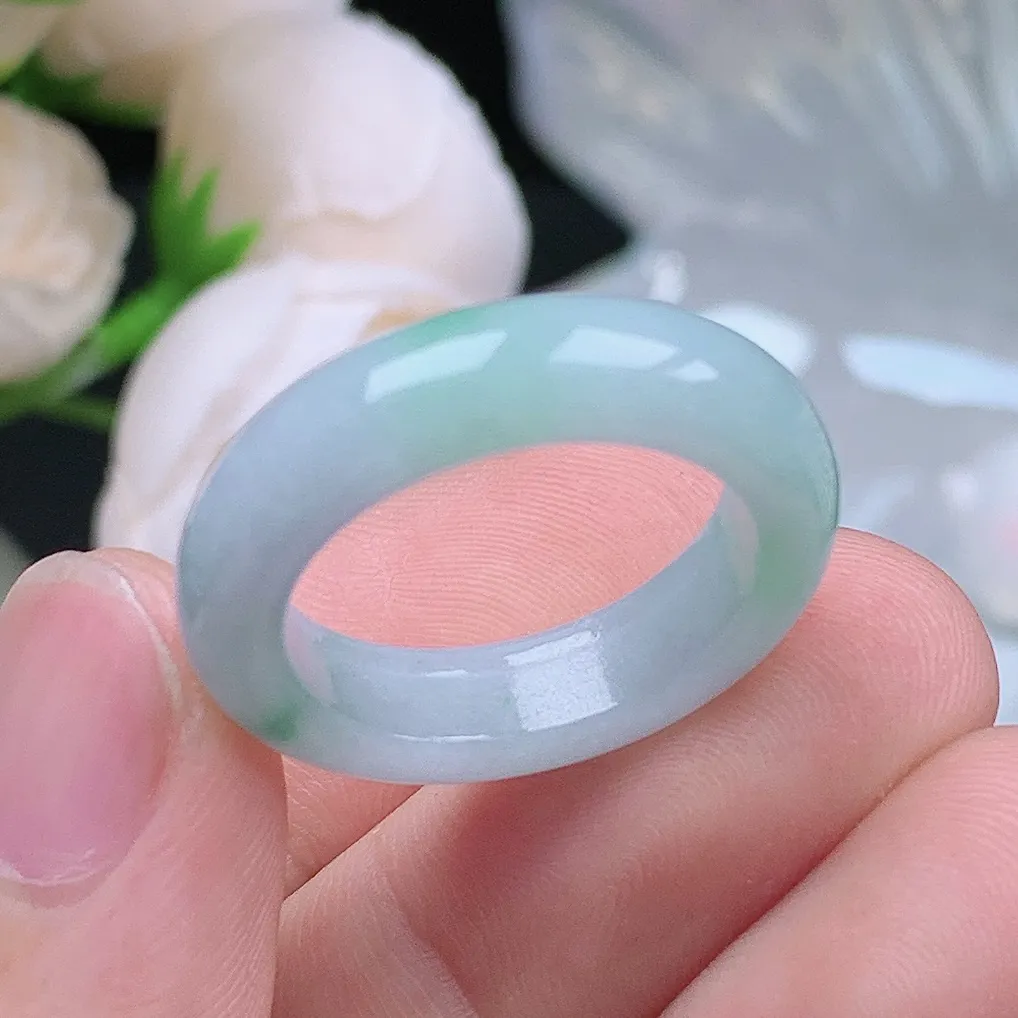 缅甸老坑种翡翠水润飘花戒指玉指环  水润通透 尺寸：18.8-5.8-3.9mm 19号圈口6S