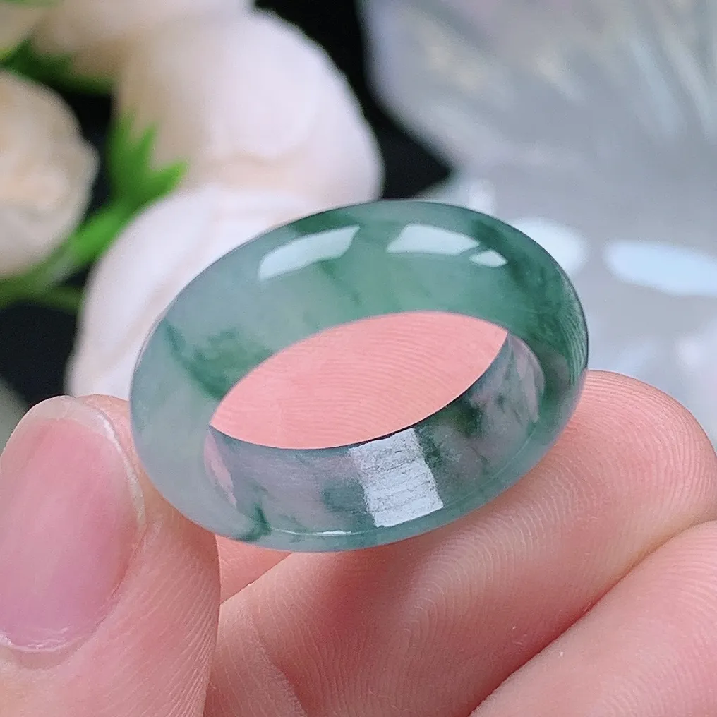 缅甸老坑冰种翡翠水润起胶飘花戒指玉指环  水润通透 尺寸：17.7-6.4-3.2mm 16号圈口6S