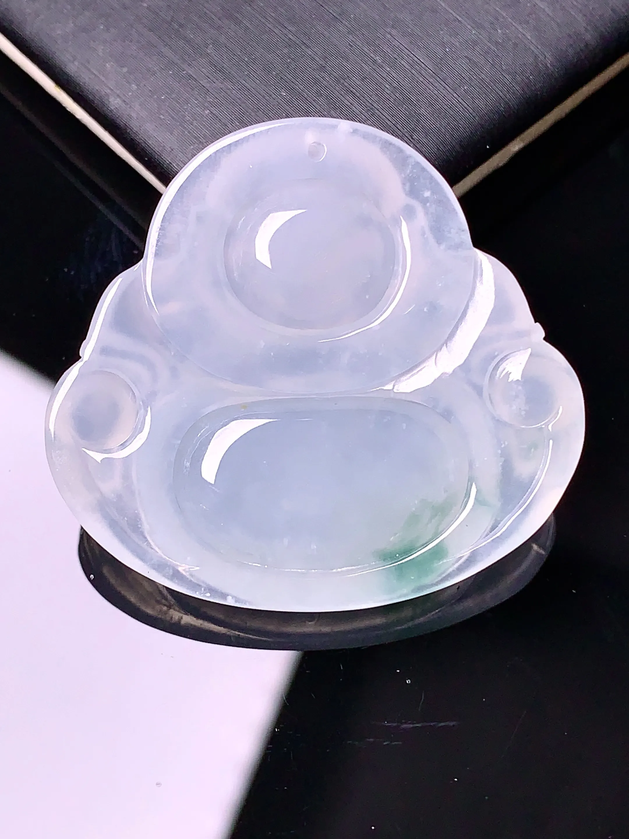 飘绿佛公吊坠 玉质细腻 色泽清新艳丽 整体尺寸33.5*36*6.2