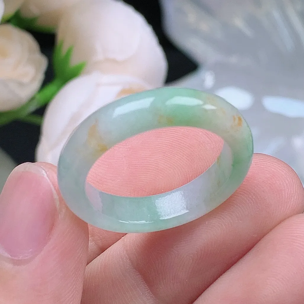 缅甸老坑种翡翠水润双彩黄加绿戒指玉指环  水润通透 尺寸：20.2-5.4-3.5mm 23号圈口6